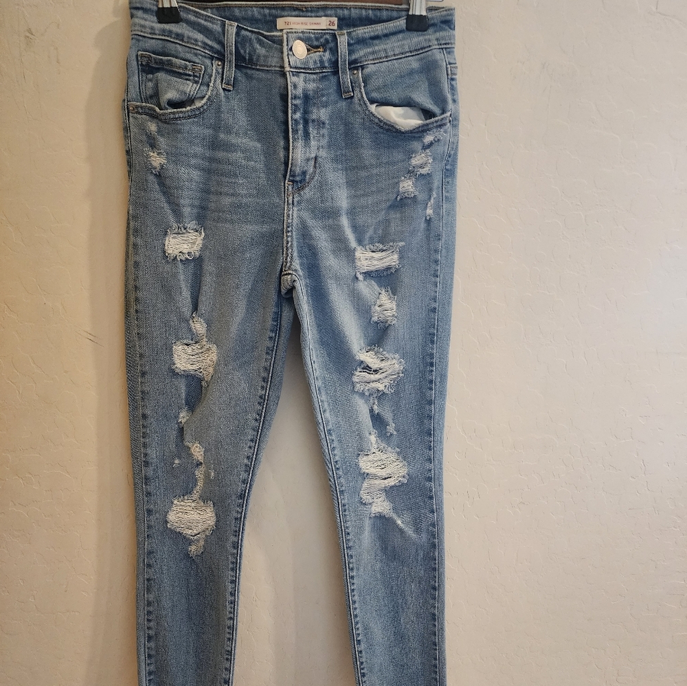 Levi's 721 High Rise Distressed Skinny Jeans